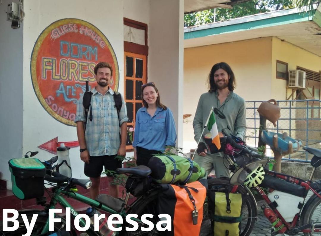 Guest House Dorm Floressa Maumere Kültér fotó